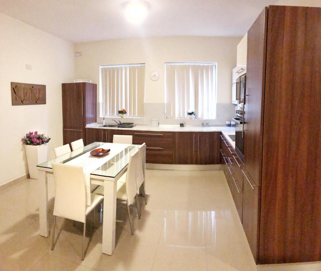 The Village Apartment 2 Kirkop Kültér fotó
